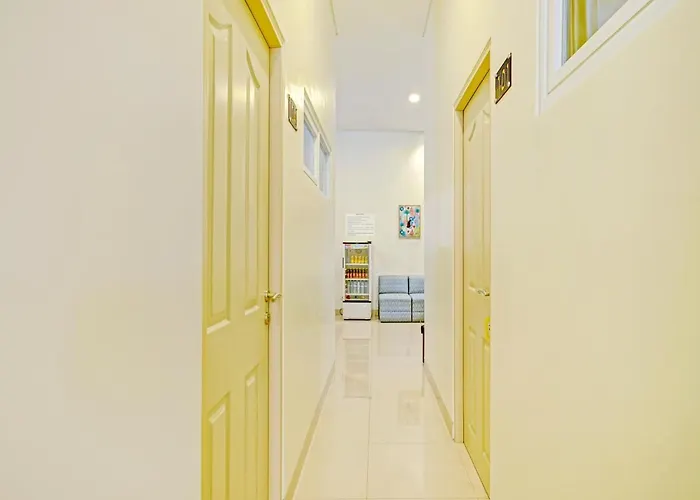 Oyo 90302 Damai Denpasar